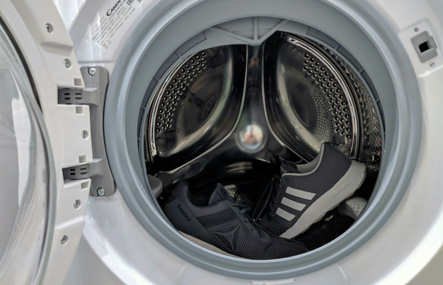 You are currently viewing How to Wash Sneakers in the Washing Machine